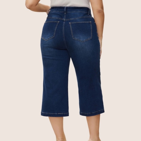BloomChic Plus Size 2XL Medium Wash Wide Leg High Stretch Capri Jeans - Picture 2 of 7